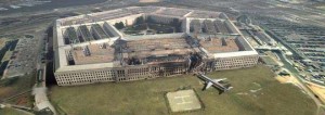 Pentagon med bild av skalenligt flygplan